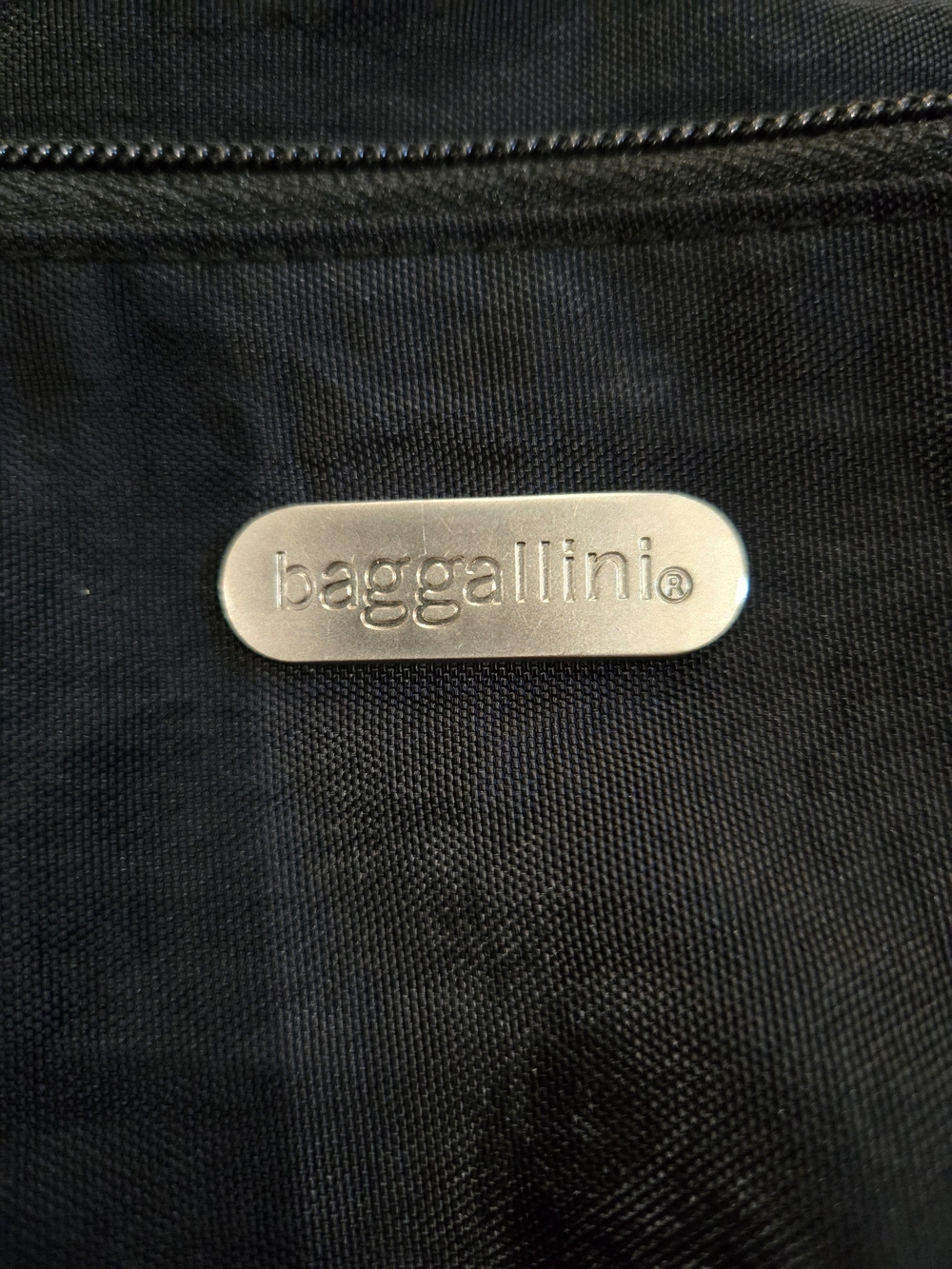 Baggallini Black Men's Messenger Crossbody Bag - Picture 2 of 8